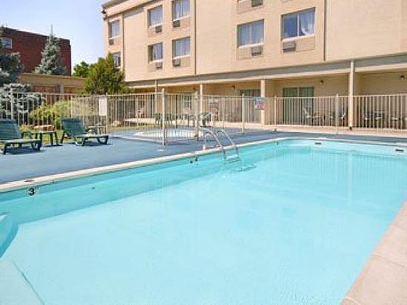 Ramada By Wyndham Denver Downtown Exterior photo
